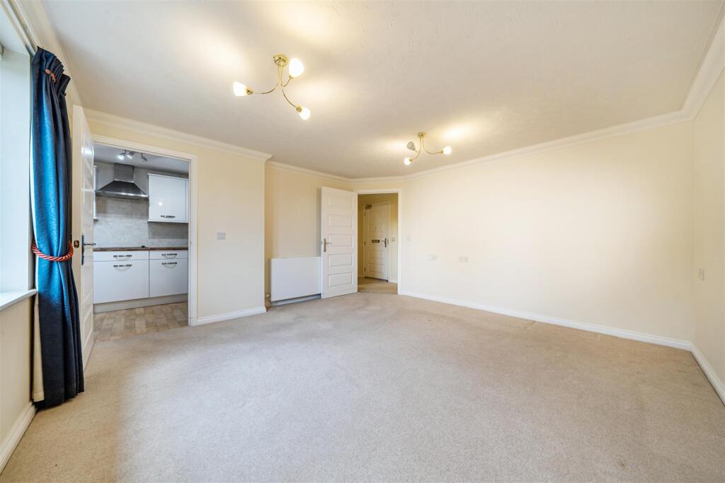 Apartment in Southampton - View 4