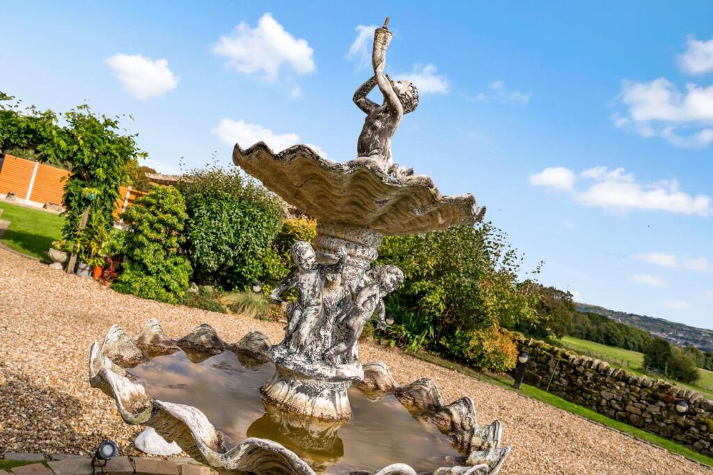 Additional image 45 of Pollard Row, Fence