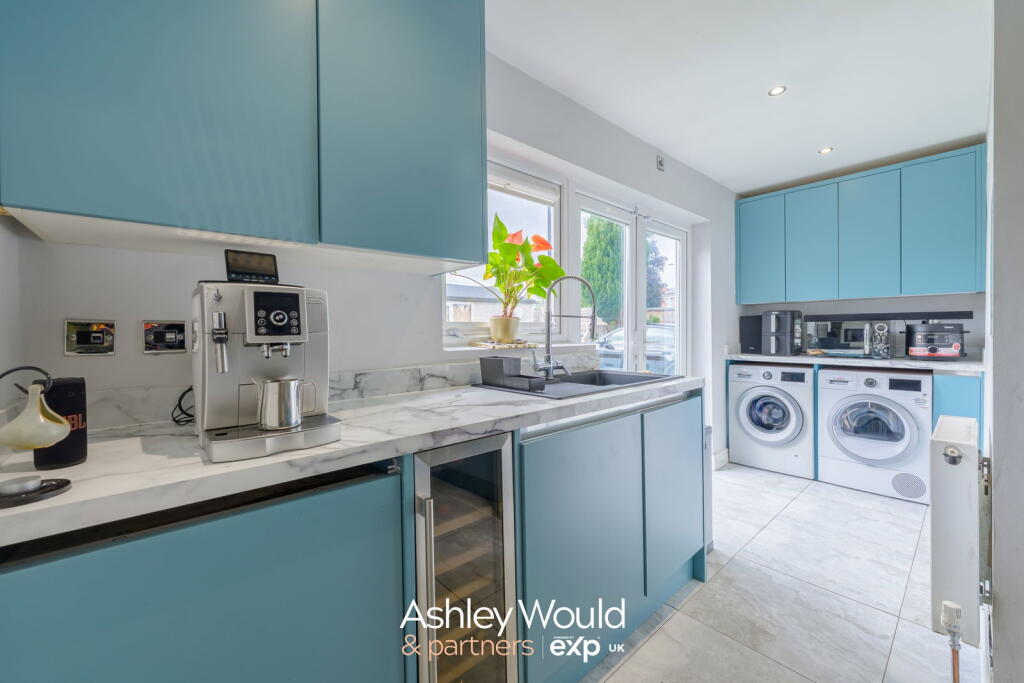 House in Dudley, West Midlands - View 3