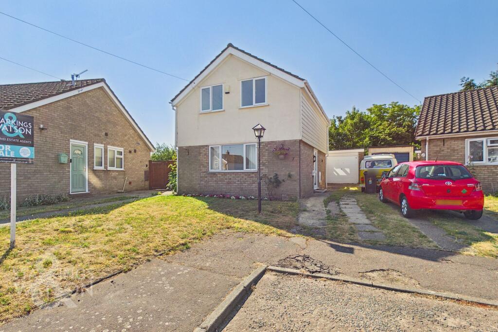 3-bed detached on Links Close, Thurlton, Norwich, £240,000