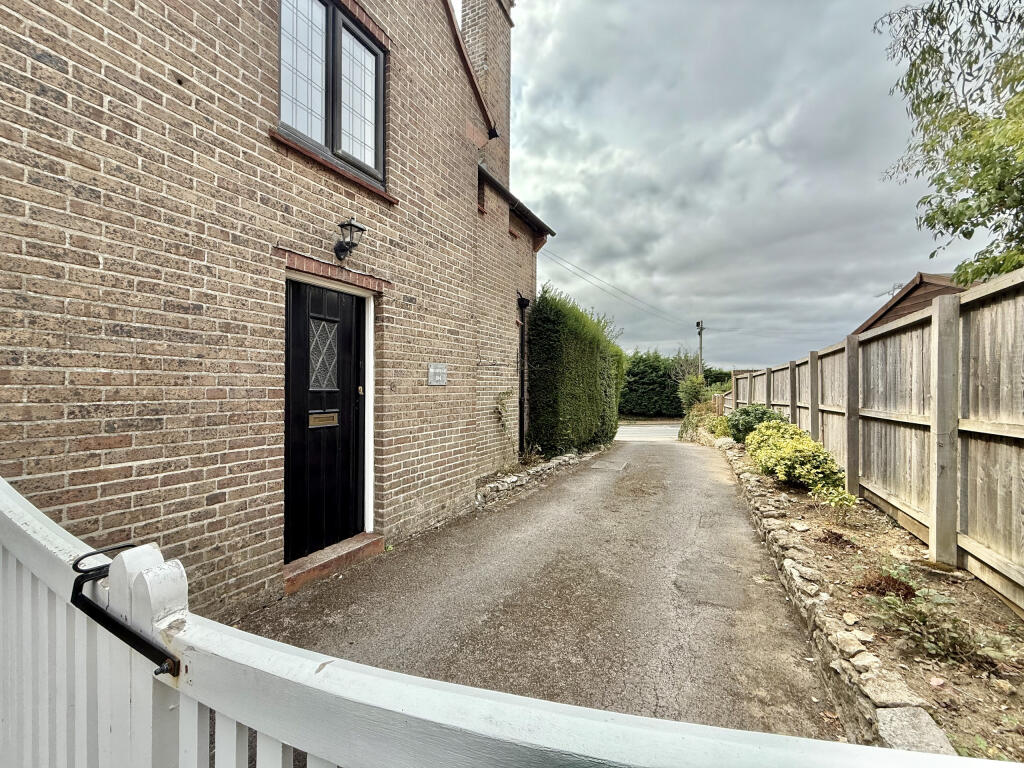 Additional image 39 of Ilchester Road, Yeovil, Somerset