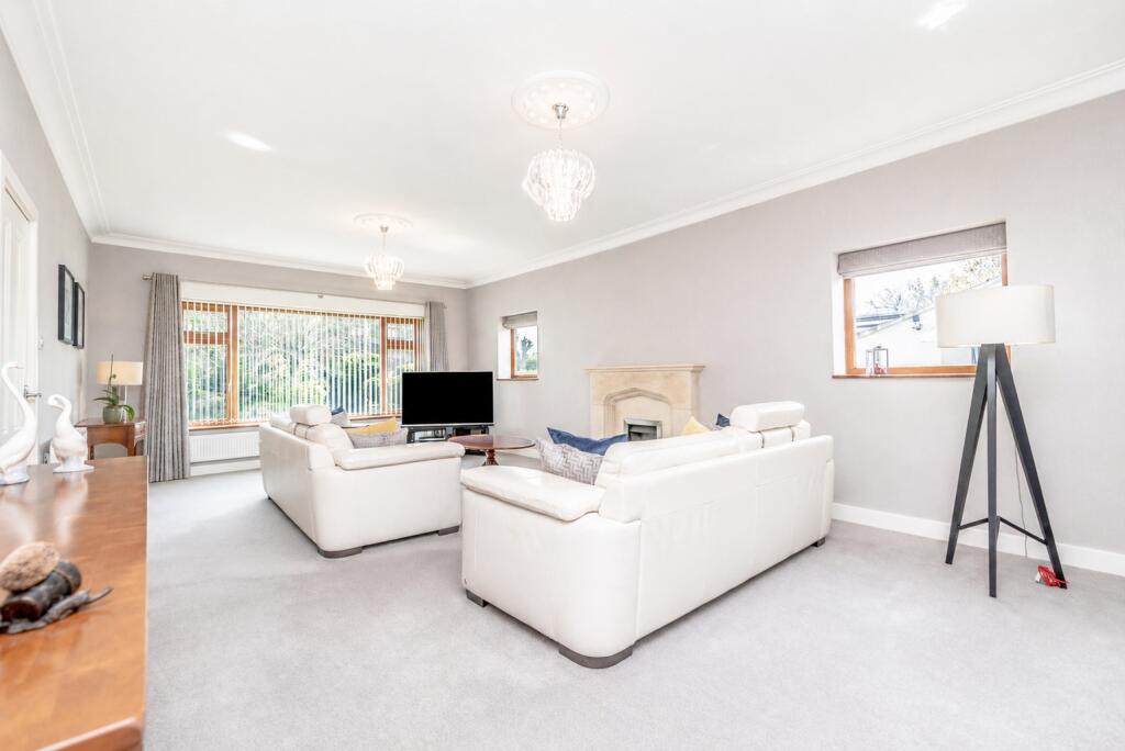 Oxford Road, Gomersal, Cleckheaton, BD19 photo 4
