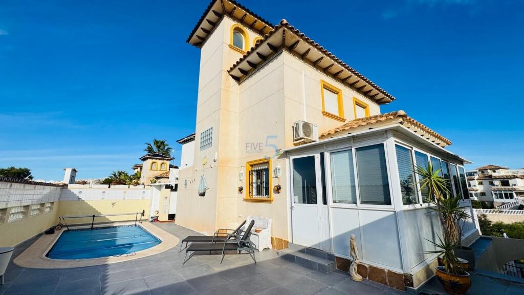 Main image of property: Valencia, Alicante, Playa Flamenca