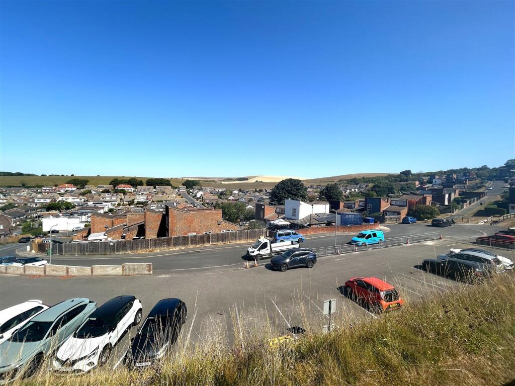 Park Drive Close, Newhaven photo 4