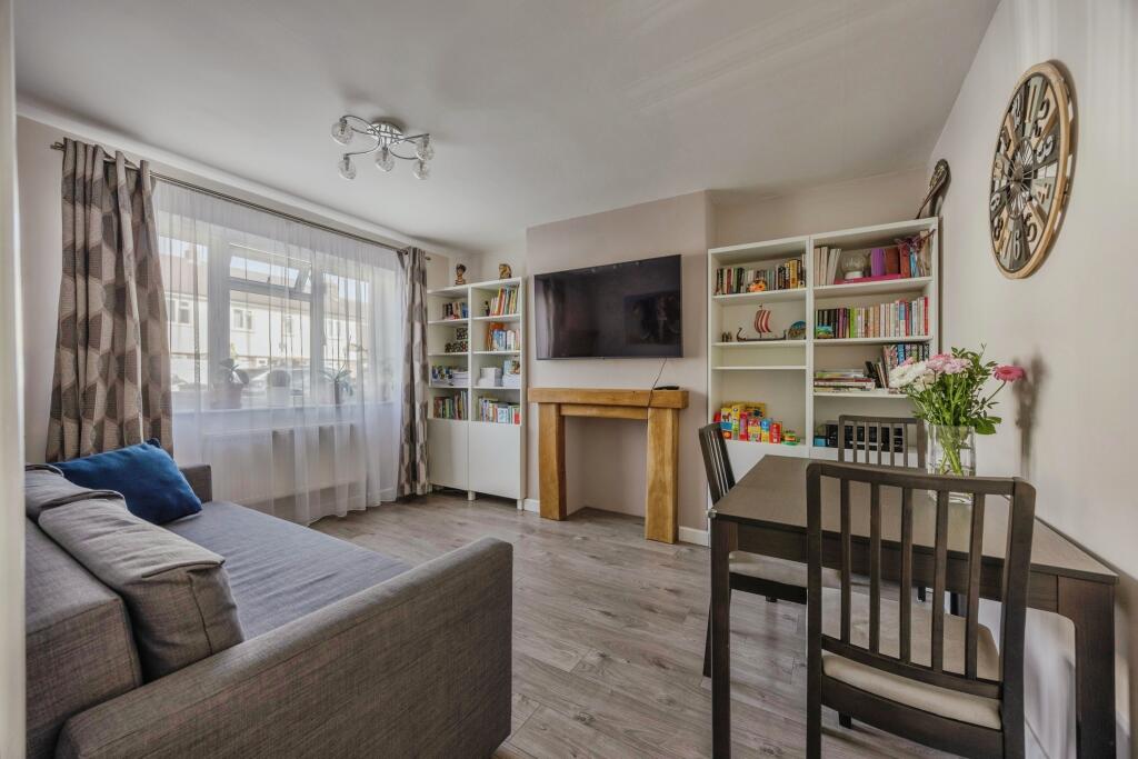 Apartment in London - View 2