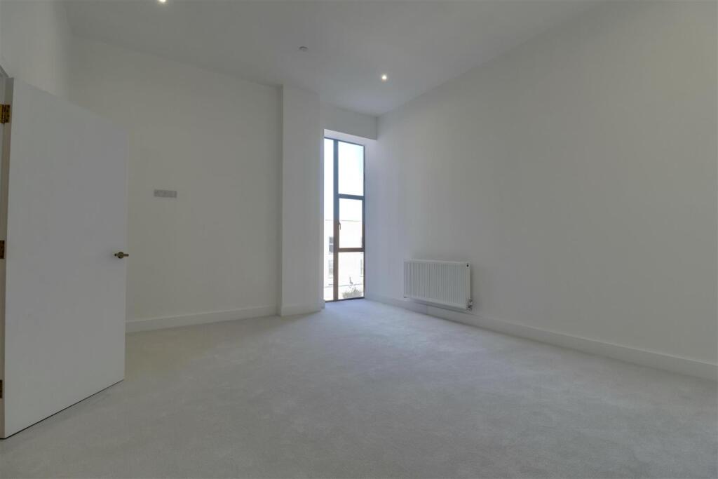 Apartment in Portsmouth - More