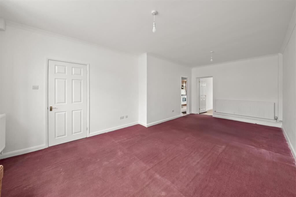 Stuart Crescent, Hayes photo 3