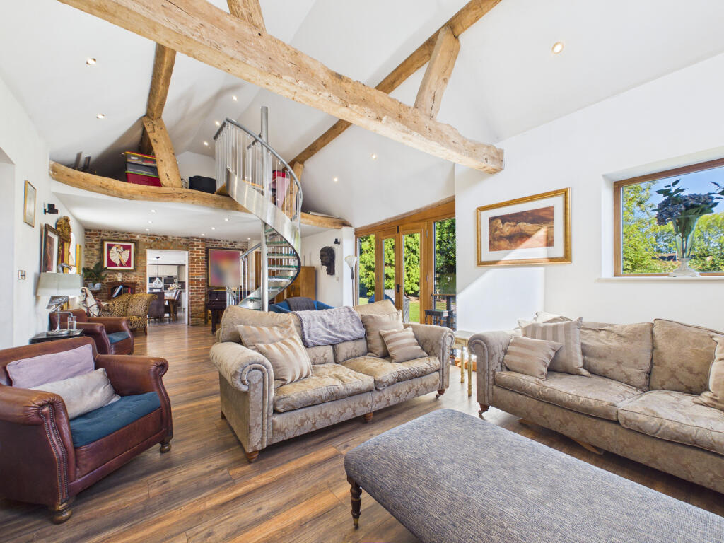House in Lane End, Buckinghamshire - View 3