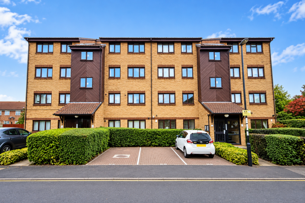 Apartment in Croydon - View 2