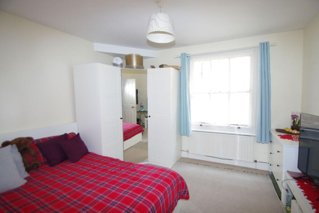 Apartment in Watford - View 4