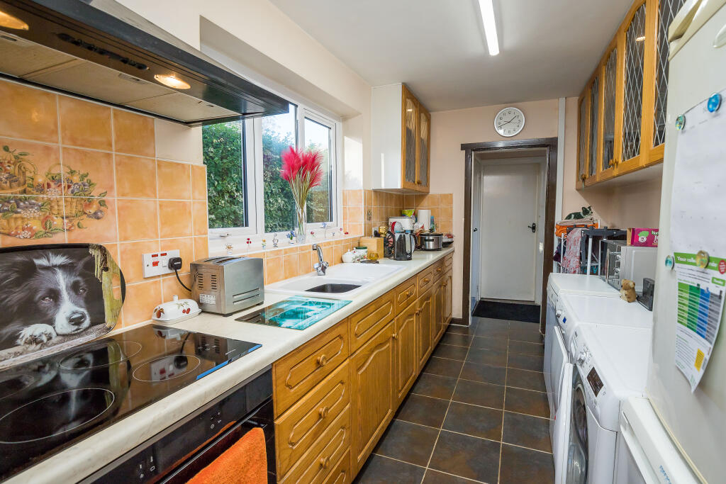 Village Road, Mold, CH7 photo 4