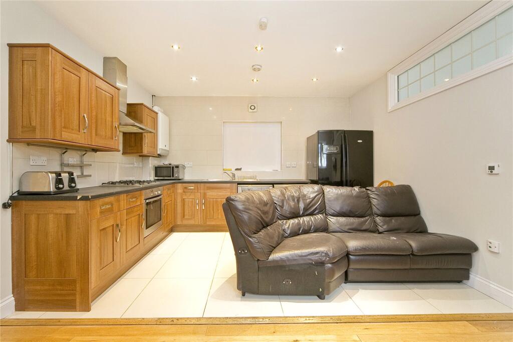 Apartment in London, Lower Holloway, Holloway - View 3