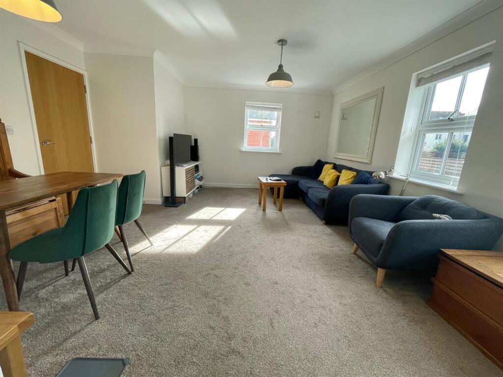 Apartment in Dorchester - More