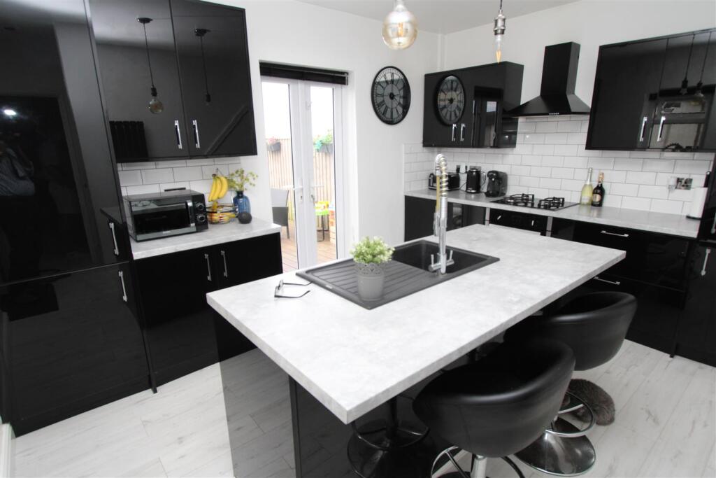 House in Bradford, Wrose - View 3
