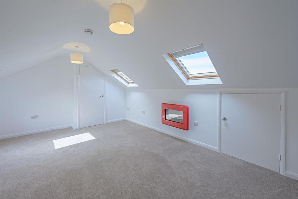 House in South Staffordshire, Gallowstree Elm, Kinver - View 4