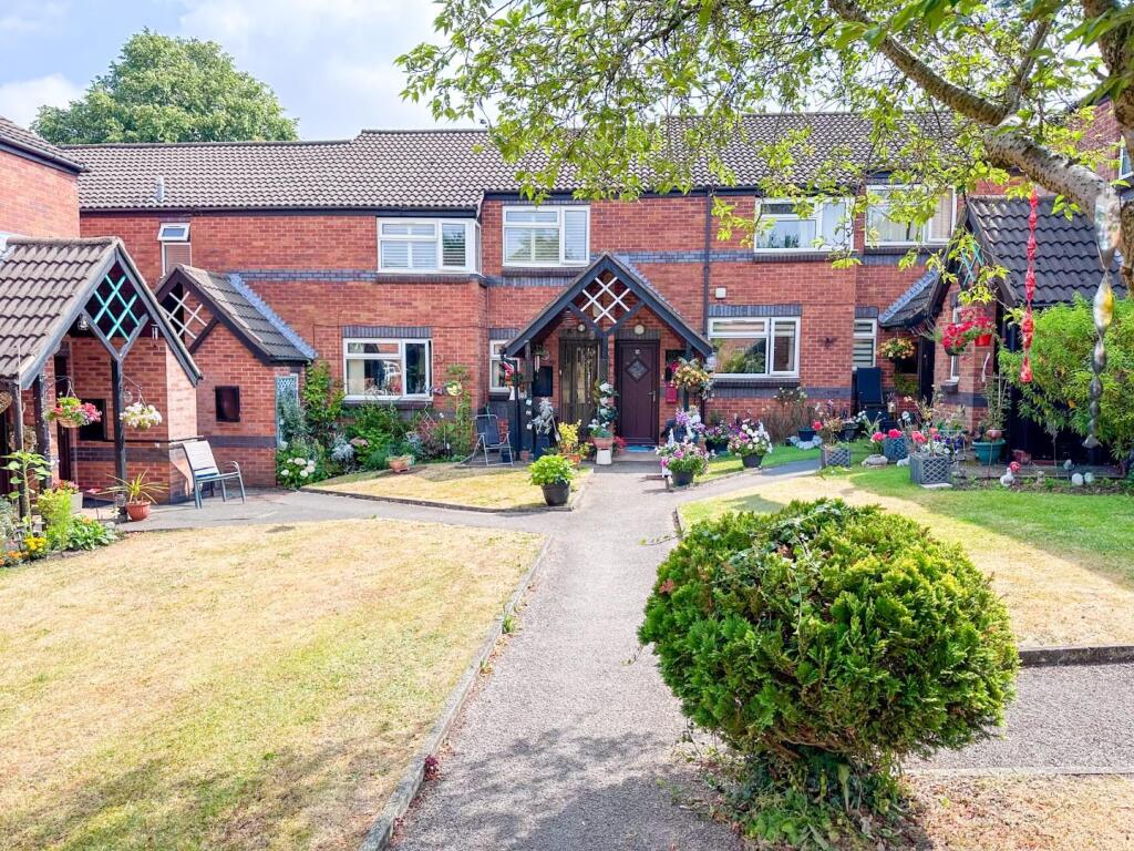 2-bed flat on Penney Brook Fold, Hazel Grove, Stockport, £125,000