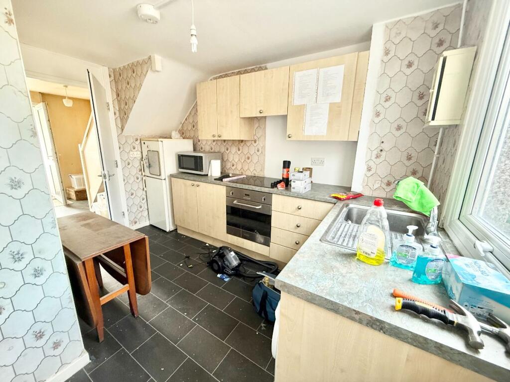 First Avenue, Canvey Island photo 2