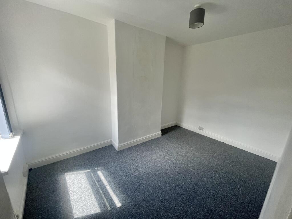 Apartment in Manchester, Harpurhey - View 2