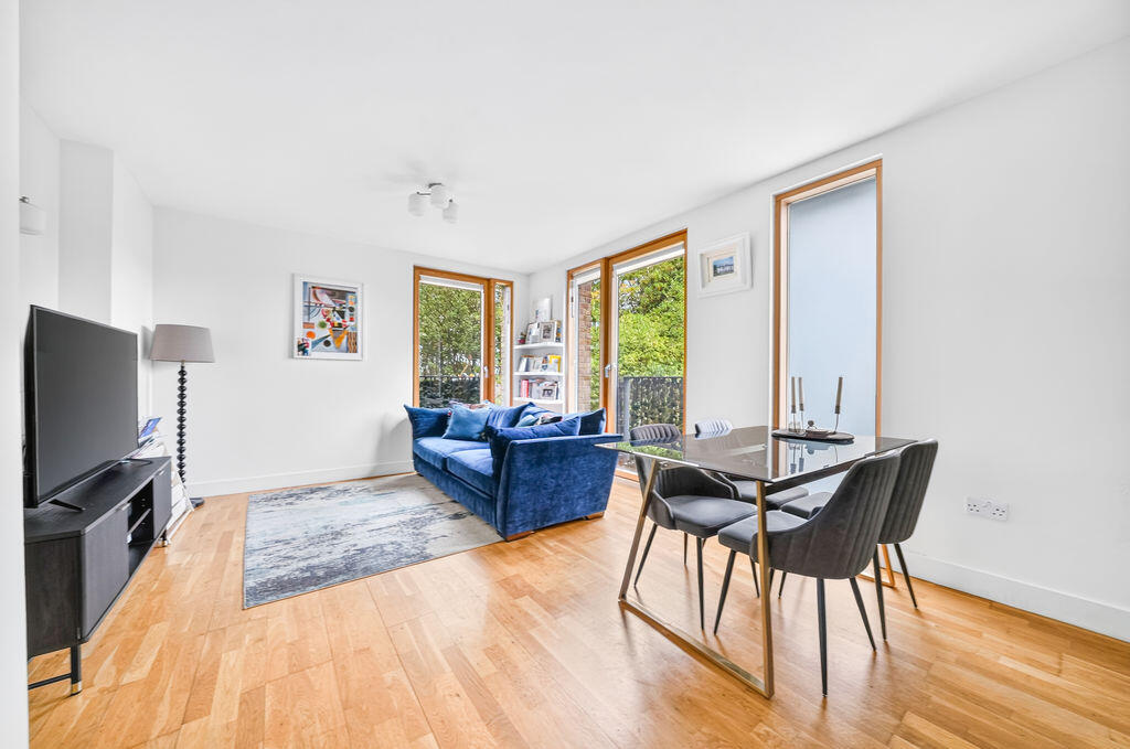Apartment in London - View 5