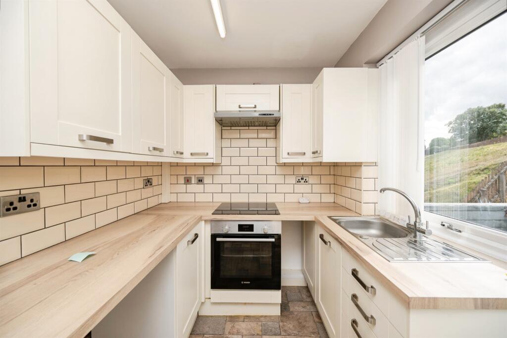 Apartment in Sandwell, West Midlands - View 4