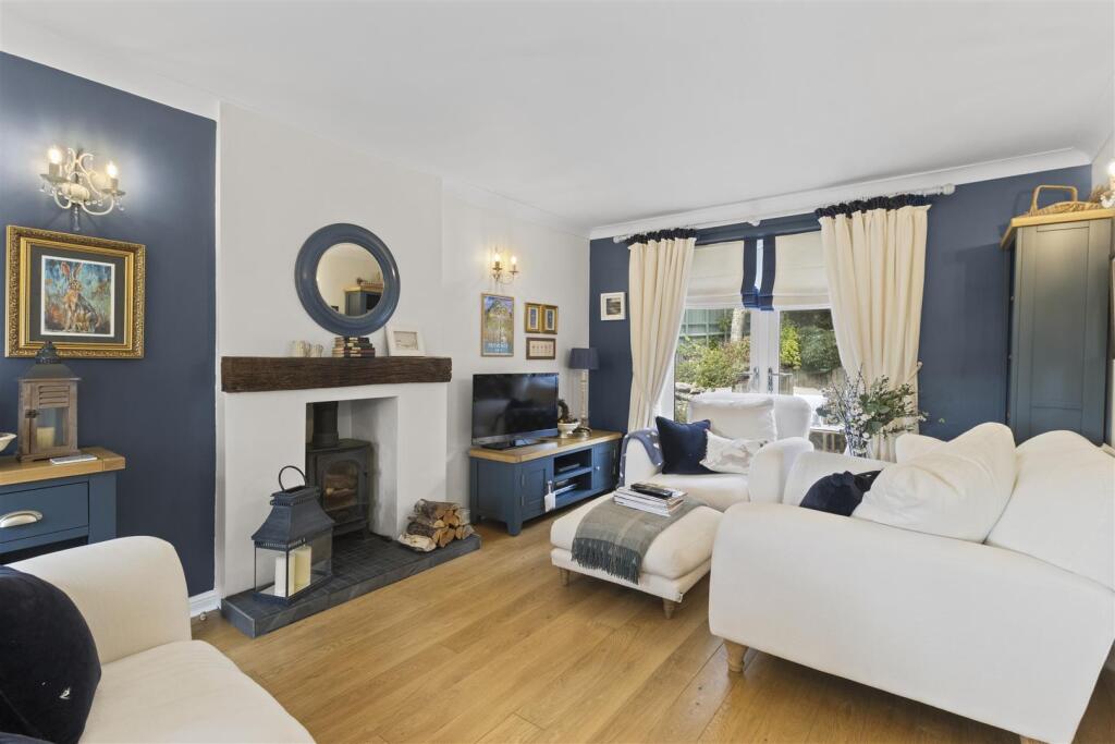 Eleanor Close, Seaford photo 3