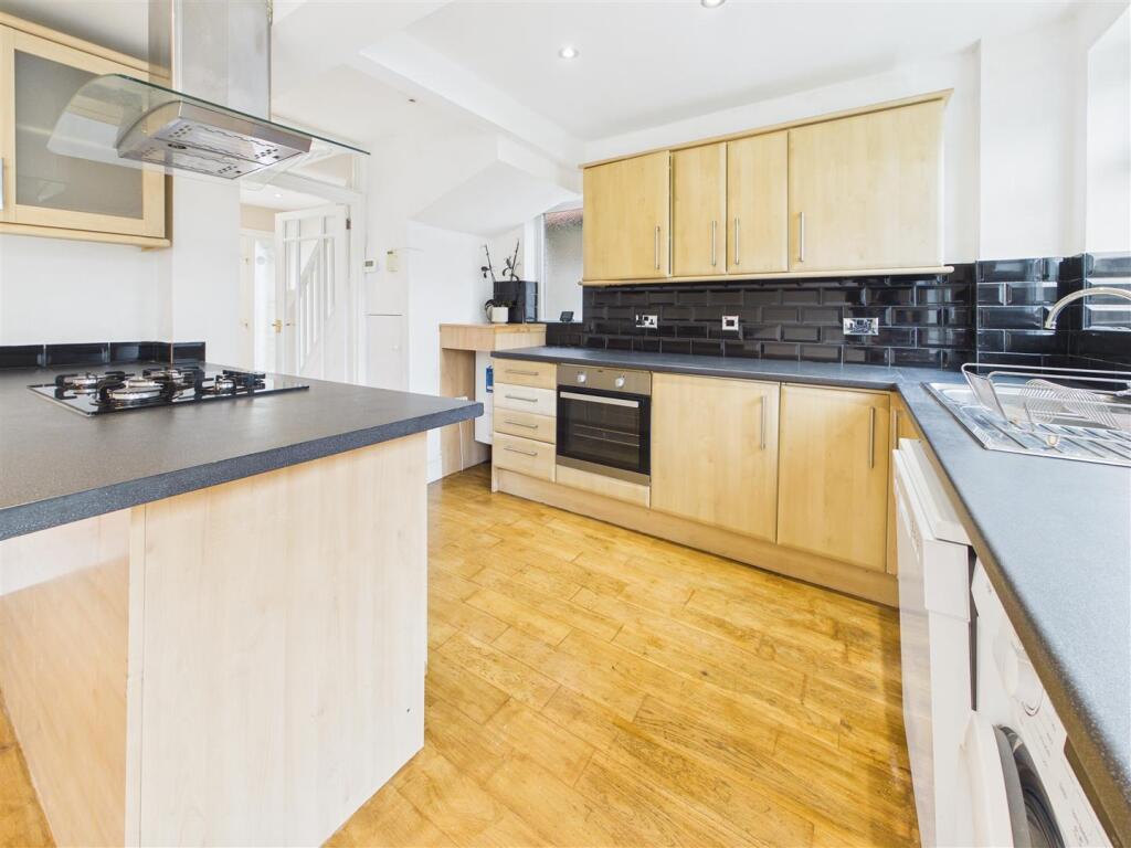 Claremont Close, Hersham, Walton-On-Thames – pohled 6