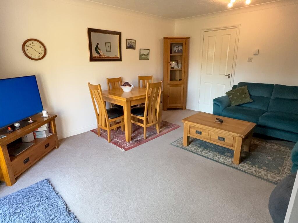 House in Newbury, Ham Marsh, West Berkshire - View 3