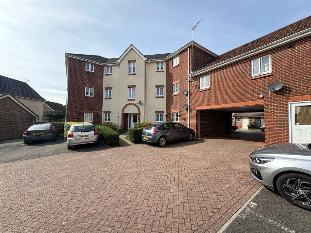 Main image of property: Woodland Walk, Aldershot, Hampshire, GU12