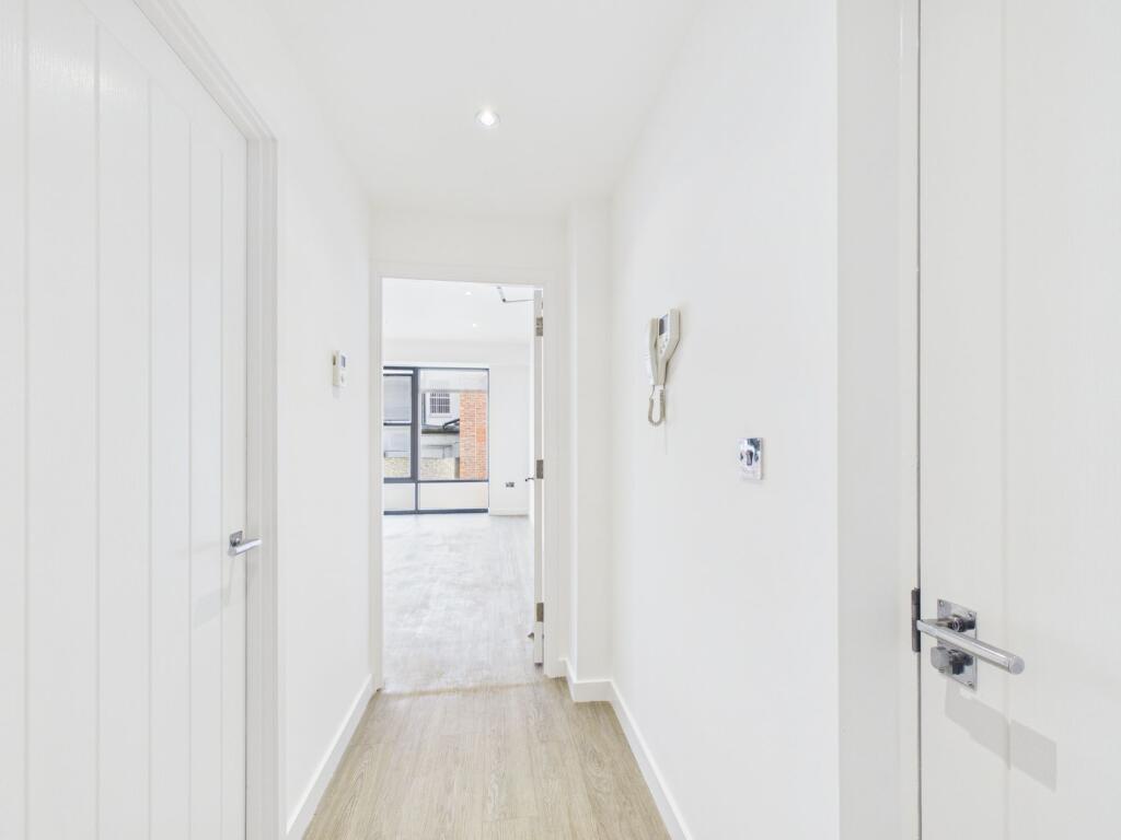 Apartment in Cheltenham, Ewens Farm, Montpellier - More