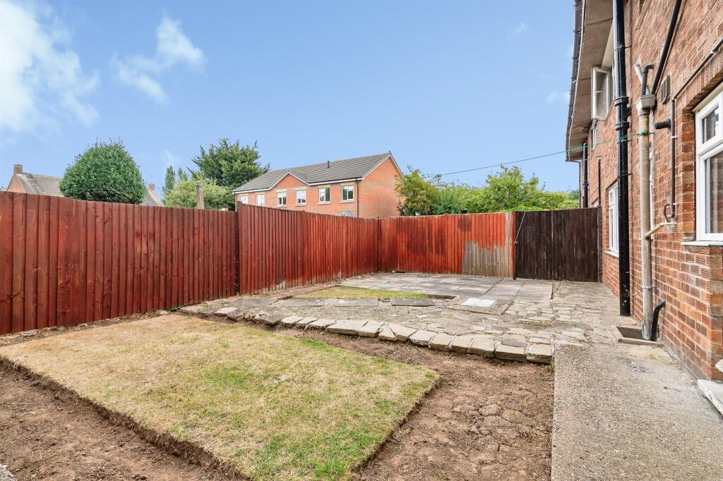 Apartment in Rushcliffe, Edwalton - More
