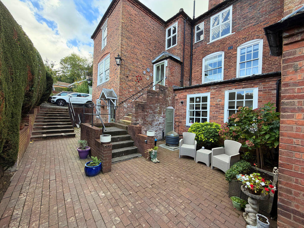 Apartment in Dudley - View 4