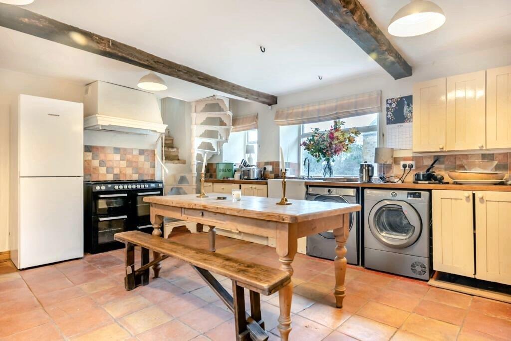 House in Northampton - More
