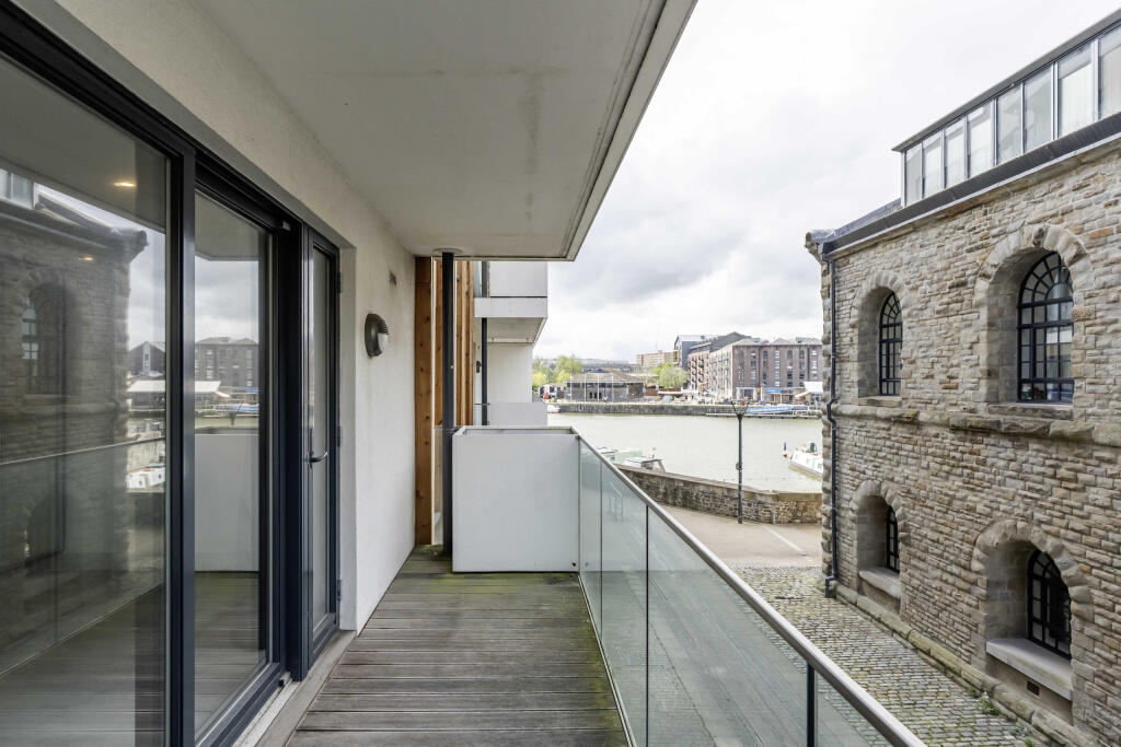 Invicta, Millennium Promenade, Bristol, BS1 photo 4