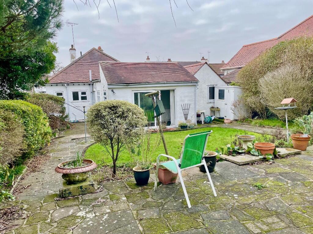 Western Road, Leigh-On-Sea, Essex, SS9 photo 3
