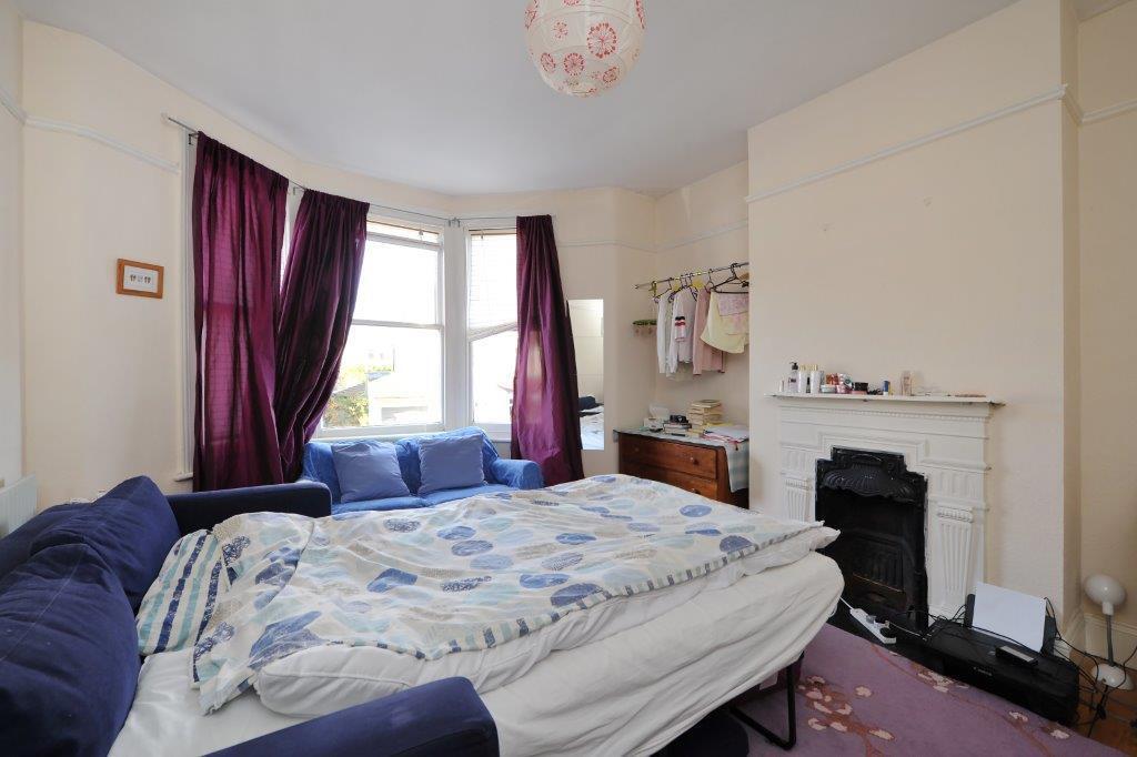 1 bedroom house share for rent