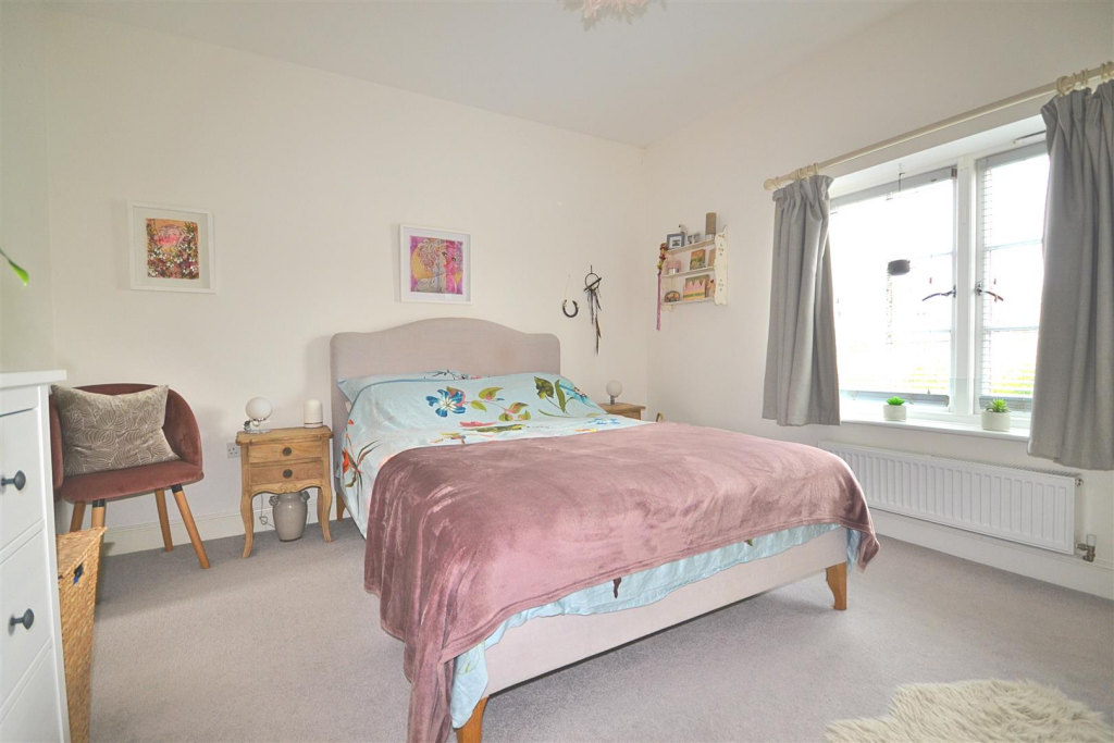 Apartment in Dorchester - More