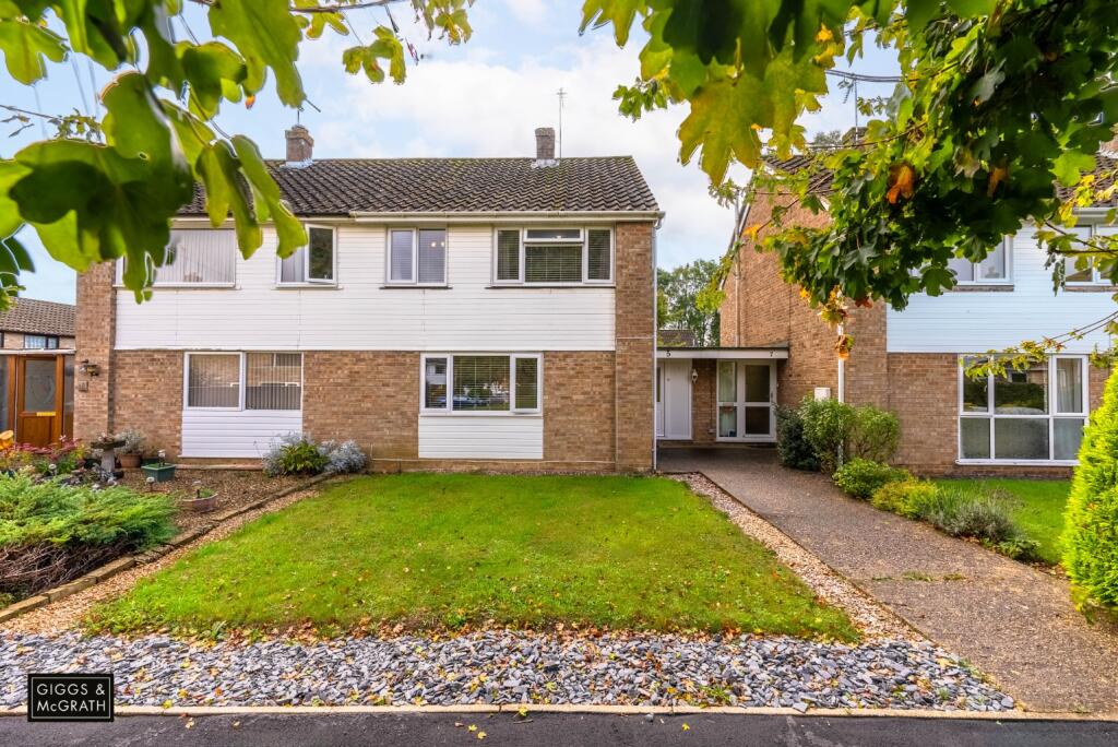 3-bed semi-detached on Highfield Avenue, Alconbury Weston, Huntingdon, Cambridgeshire, PE28 4JS, £290,000