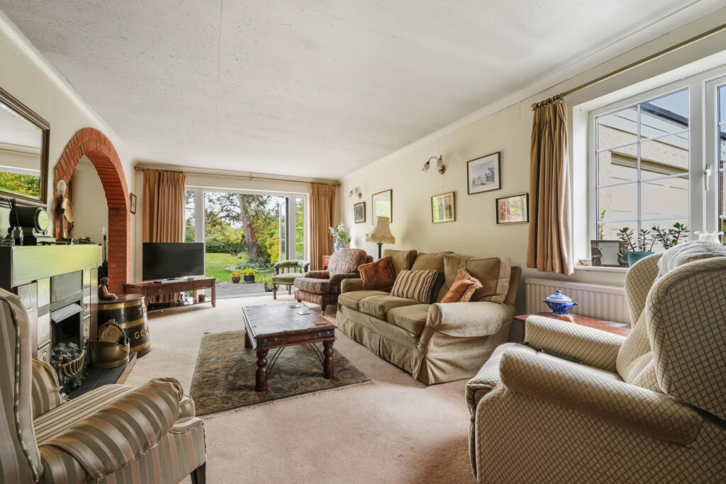 Dunmow Road, Hatfield Heath, Bishop's Stortford, Essex, CM22 photo 4