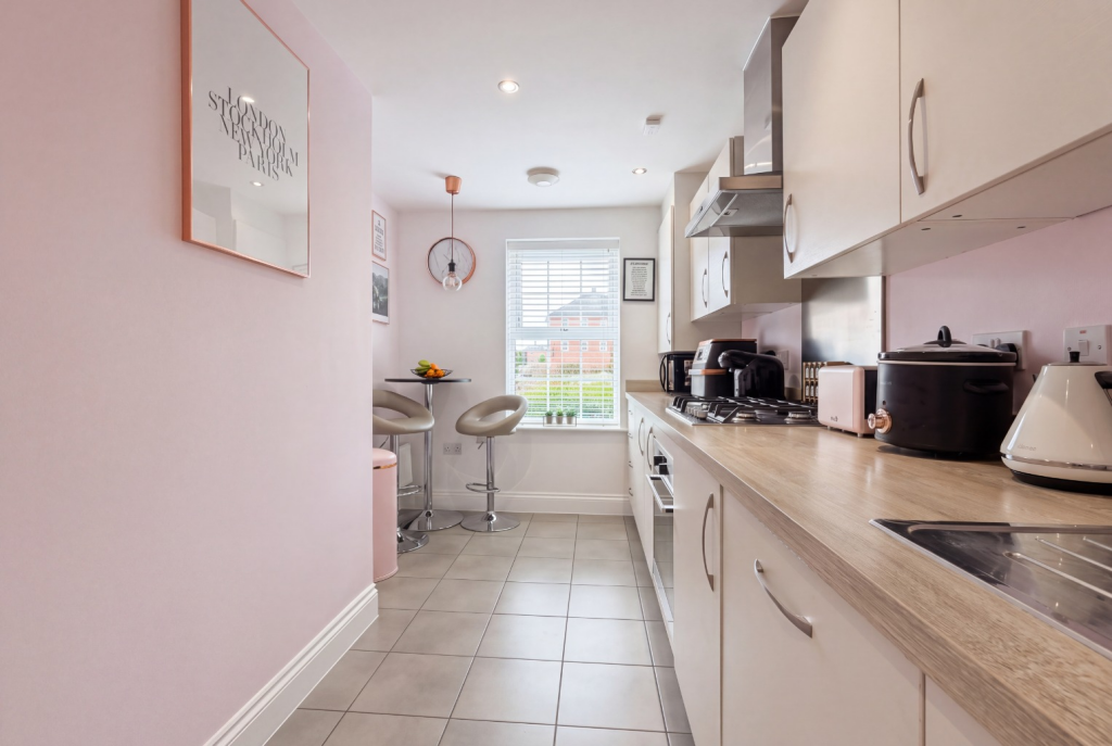 House in Woodley, Wokingham - More