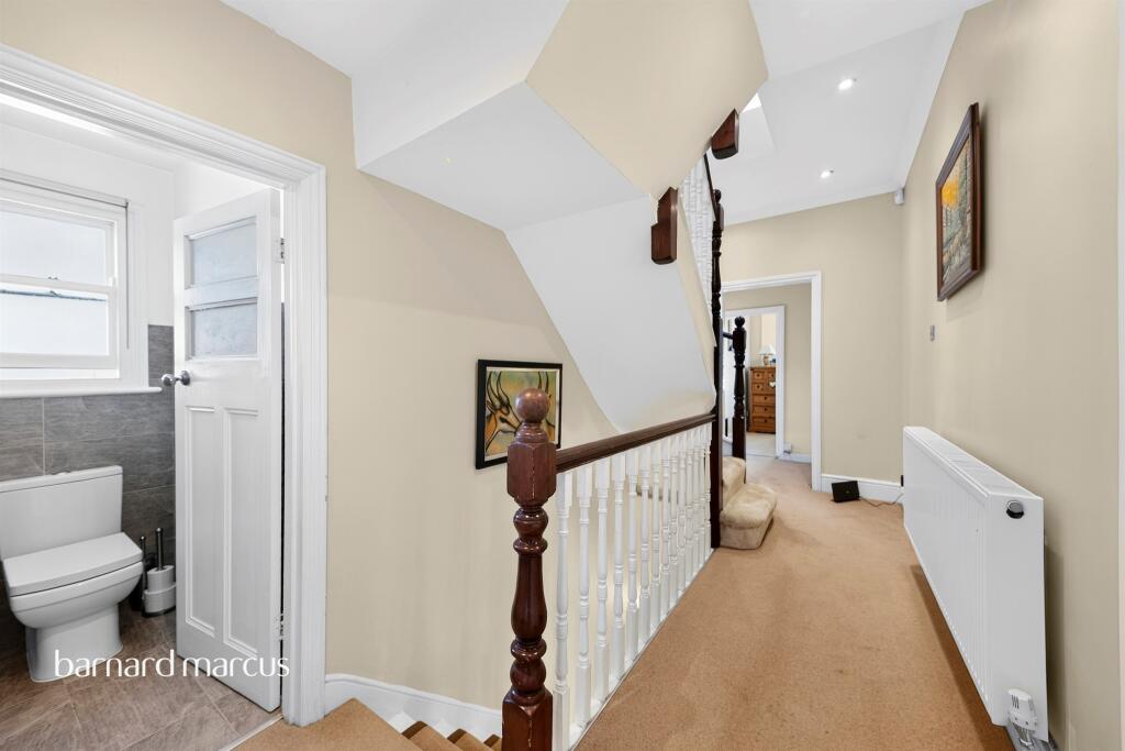 House in London, Friern Barnet - More