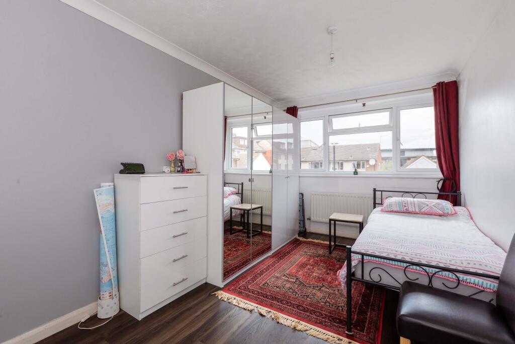 Apartment in Slough, Cippenham - View 5