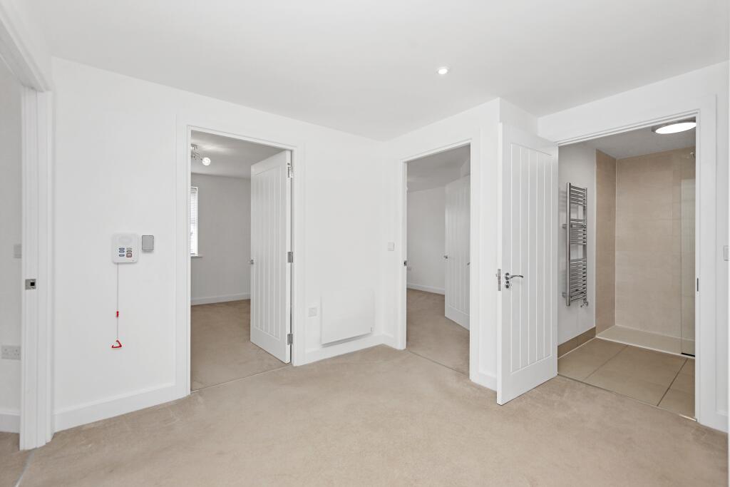Alcester Road, Studley, Warwickshire, B80 7AR photo 5