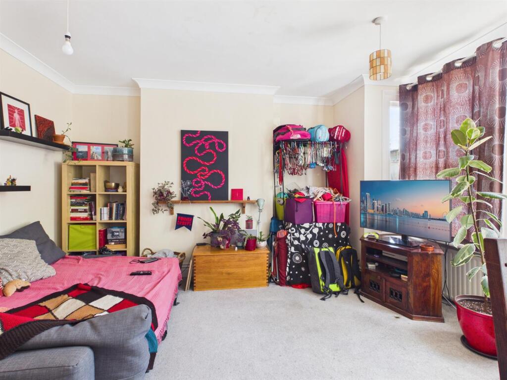 Apartment in Brighton, Round Hill - View 5