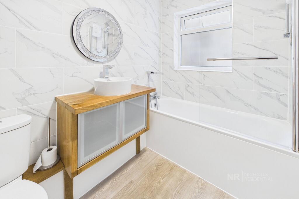 Apartment in Sutton, Benhilton - View 5
