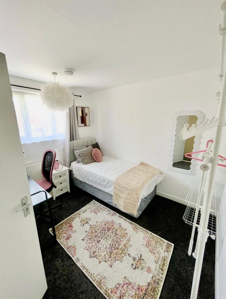 House in Southampton - View 5