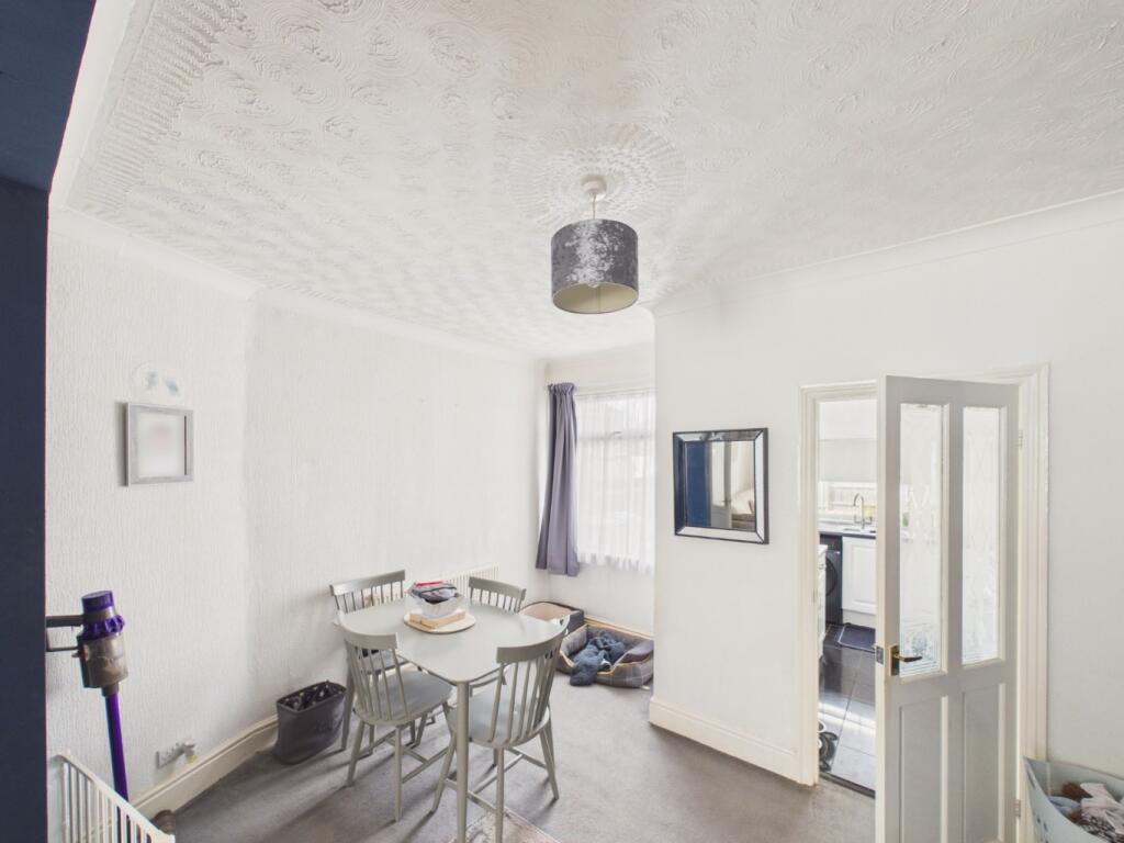 House in Hull - View 5