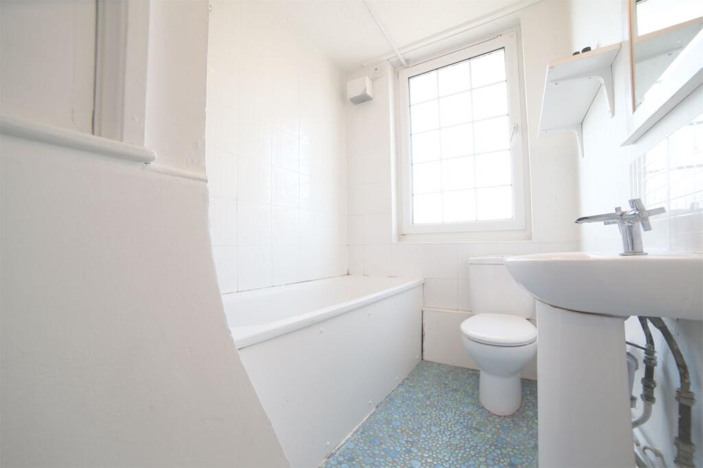 Apartment in London - More