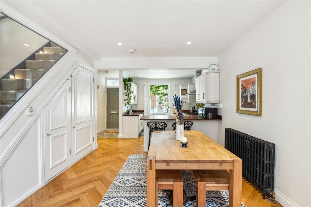 House in London, Clapham Junction - View 3