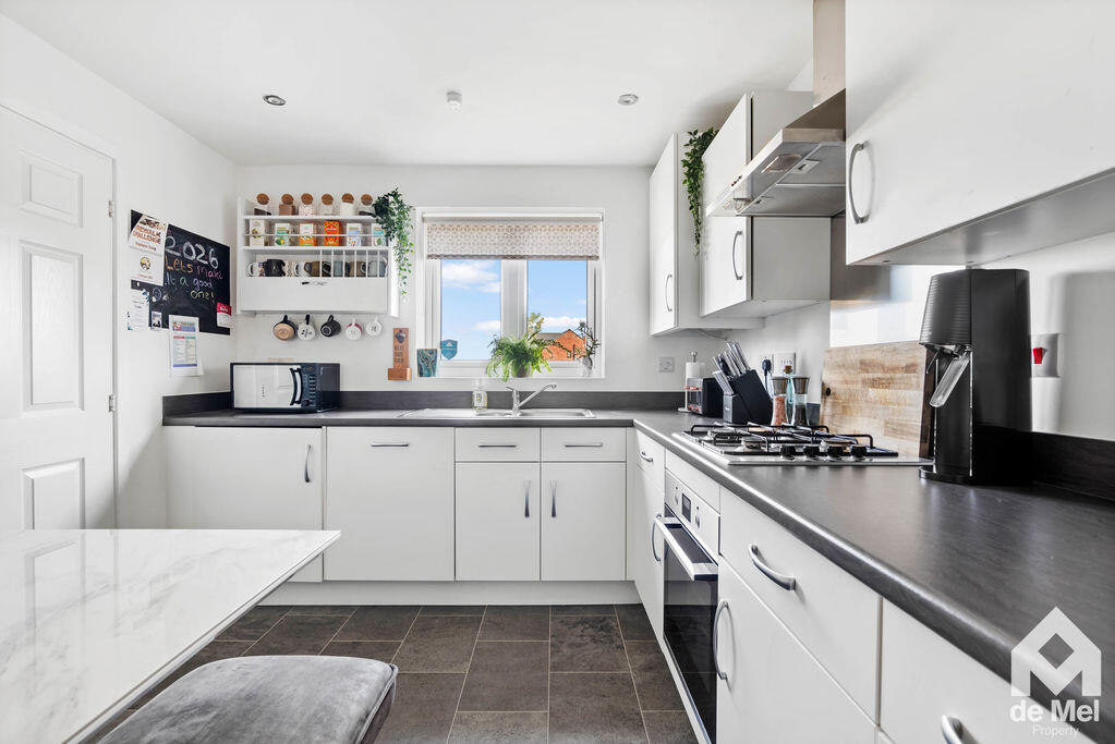 House in Gloucester - View 4
