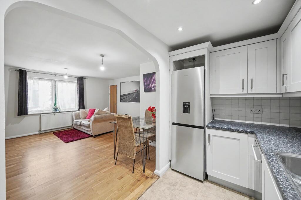 Apartment in Southall - View 5